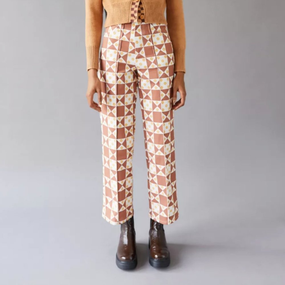Lisa Says Gah Geometric Cropped Pants in Tan & Cream